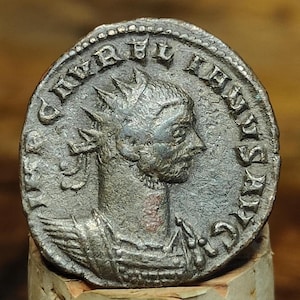 Aureliano Antoniniano con corona sul rovescio, antica moneta romana a doppio denario