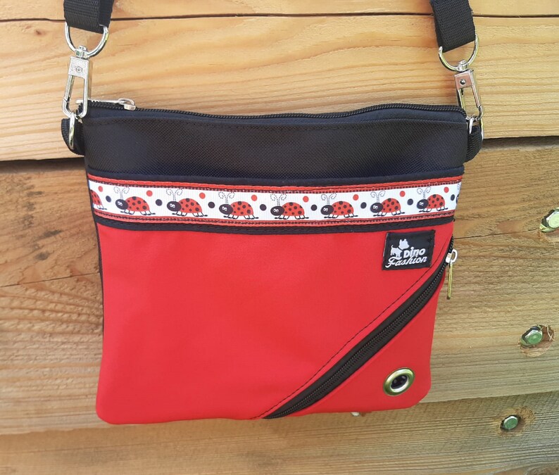 Dog Walking Bag, Crossbody Bag With 3 Pockets, 2 Zippers and Adjustable