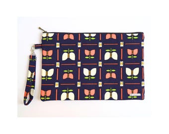 Flat Clutch Bag with Wristlet