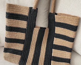 Crochet Raffia Tote Bag: Striped Straw Shoulder Bag