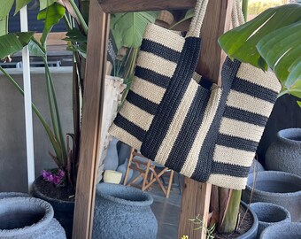Handmade Striped Shoulder Bag: Minimalist Vacation Gift