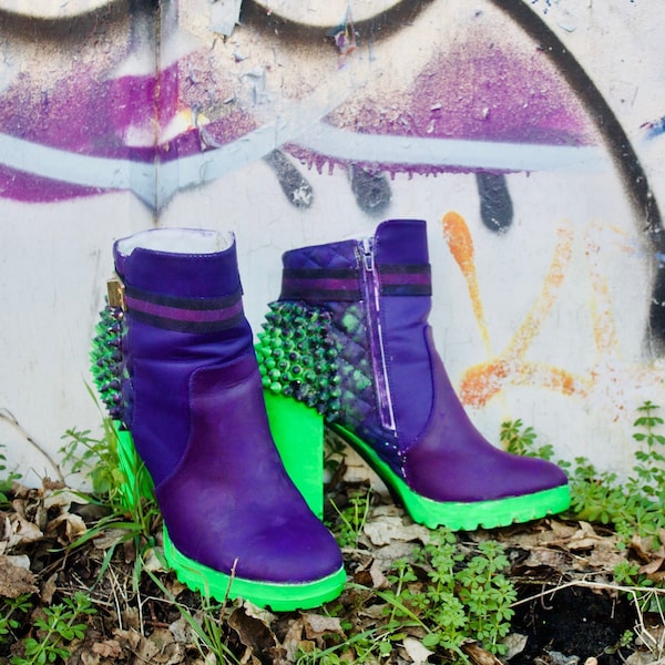 Botas verdes moradas maléficas, estilo graffiti, botines con púas, zapatos mal descendientes, zapatos veganos, botas de motorista, botas de tacón, personalizadas