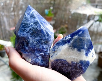 Sodalite Top Polish Point - Truth - Communication - Emotional Regulation - Efficiency - Discipline - Logic - Intuition - Self Love