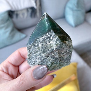 MONEY MAGNET Dark Green Aventurine Top Polish Points - Health - Achievement - Success - Money - Remove Pain - Heart Chakra