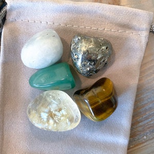 ATTRACT ABUNDANCE Crystal Set: Tigers Eye, Green Aventurine, Blue Calcite, Citrine, Pyrite - Wealth - Prosperity - 2024 Intentions
