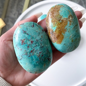 Chrysocolla Palm Stone - Re-energises all the chakras - Peru