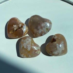 SET: Vier Blumen Achat Herzen Schnitzereien