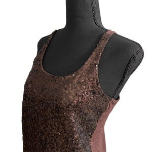 Camiseta sin mangas con lentejuelas y espalda deportiva para mujer de Jeans By Buffalo imagen 9