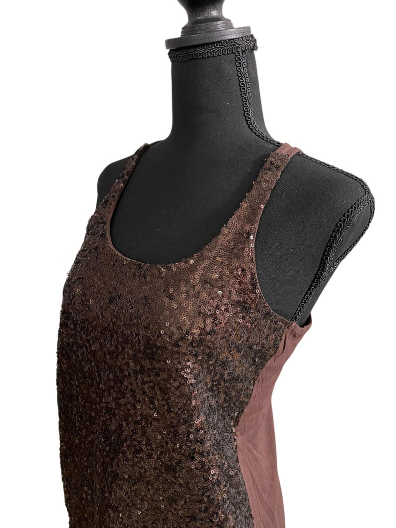 Camiseta sin mangas con lentejuelas y espalda deportiva para mujer de Jeans By Buffalo imagen 9