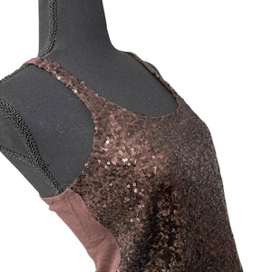 Camiseta sin mangas con lentejuelas y espalda deportiva para mujer de Jeans By Buffalo imagen 8