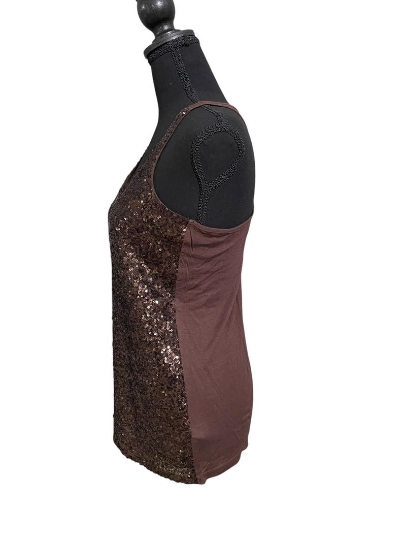 Camiseta sin mangas con lentejuelas y espalda deportiva para mujer de Jeans By Buffalo imagen 6