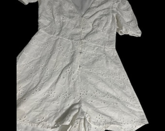 Barboteuse courte à œillets pour femmes, taille Small