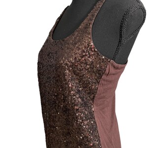 Camiseta sin mangas con lentejuelas y espalda deportiva para mujer de Jeans By Buffalo imagen 10