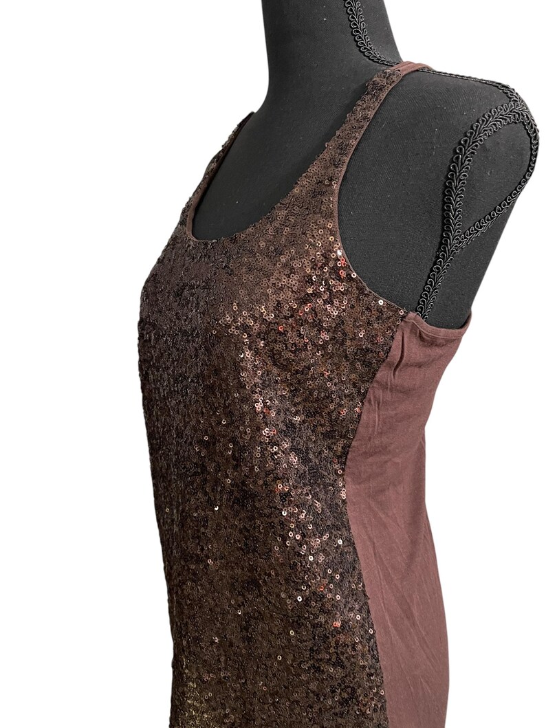 Camiseta sin mangas con lentejuelas y espalda deportiva para mujer de Jeans By Buffalo imagen 10