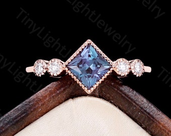 Princess cut Lab Alexandrite engagement ring vintage art deco ring set rose gold diamond/ moissanite ring promise ring Anniversary ring set