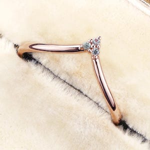 Green sapphire curved wedding band rose gold ring vintage stacking matching band art deco ring promise ring anniversary ring bridal band