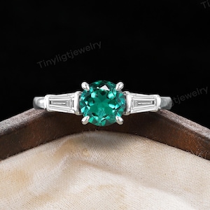 Vintage Emerald Engagement Ring - Art Deco Three Stone Ring in 14K Gold | Minimalist Baguette Moissanite Proposal Ring for Her