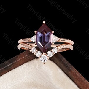 Hexagon cut Alexandrite engagement ring, Vintage alexadnrite ring set, Moissanite diamond ring,art deco ring, rose gold ring,Bridal Ring set