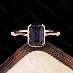 Vintage Emerald Cut Alexandrite Engagement Ring,Unique Bezel Ring,14K Rose Gold Art Deco Ring Solitaire Ring Promise Ring, Best gift for her