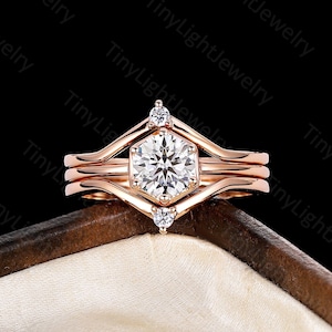 Round Moissanite 3 Pcs Engagement Ring Set, 14K Rose Gold Single stone ring, Elegant Curved Wedding Band, Stackable Ring Set Gift for Her