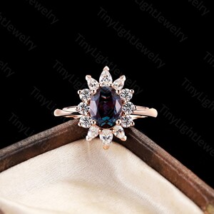Vintage oval cut lab alexandrite engagement ring pear cut moissanite ring Round ring rose gold halo ring anniversary promise ring