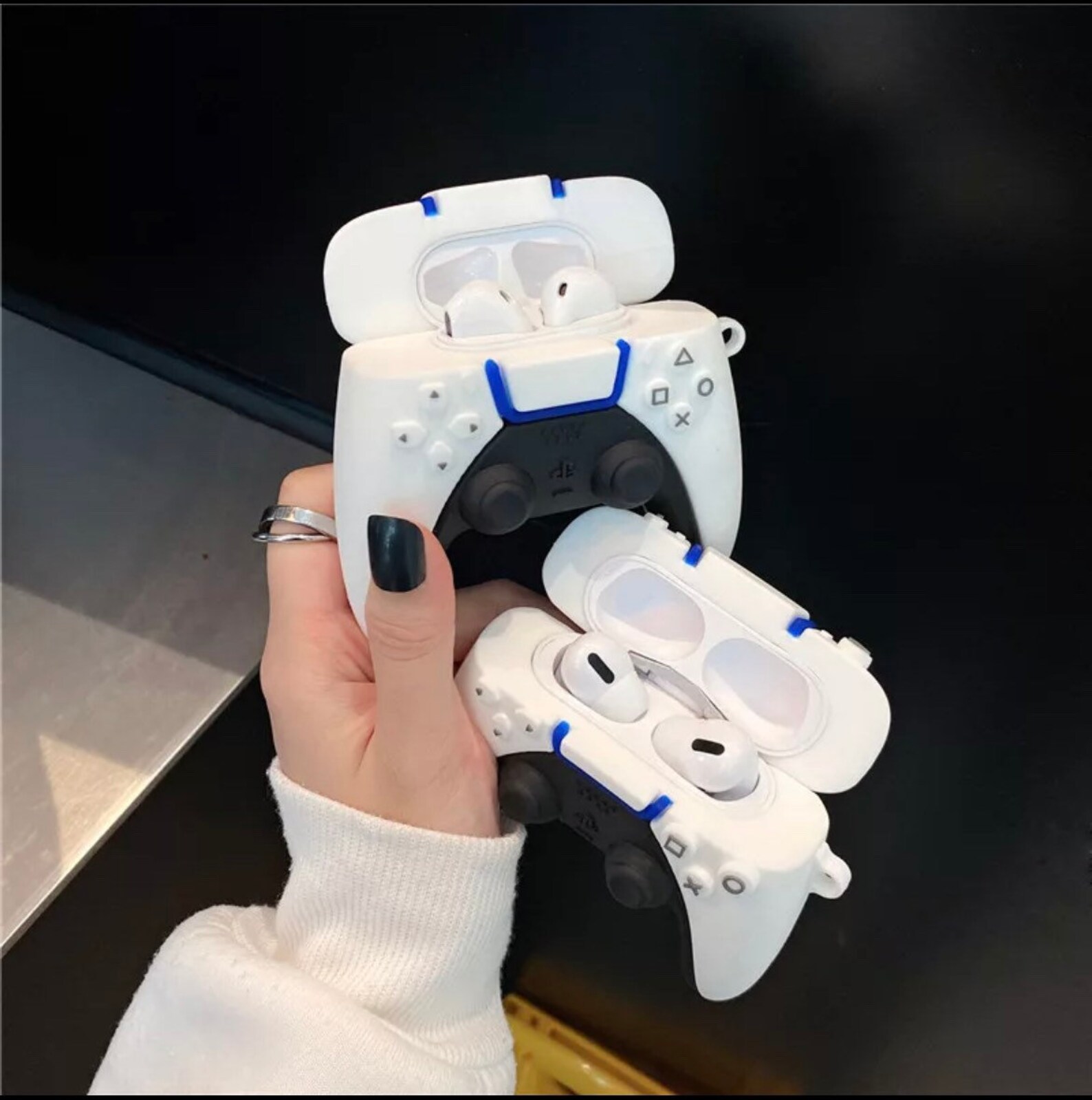 incase airpod lanyard