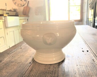 Vintage French White Lion Head Soupiere, great display tureen - also look lovely in a collection!