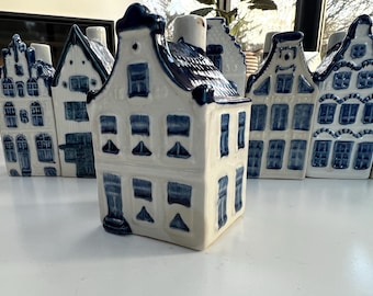 KLM Blue Delft's BOLS Amsterdam 1575 Canal House Lot Set of 8. S4
