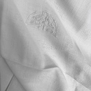 Lovely Vintage French White Linen Napkin, monogrammed AP/PA in centre, ladderwork detail on 2 sides.