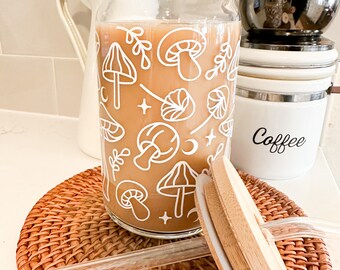 Mushroom Beer Can Glass, Iced Coffee Cup, 16 oz Can Glass, Personalized Gift, Mushroom Gifts, Daisy Coffee Glass, Gift for Friend,Retro Vibe