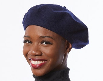 Wollen baret in marineblauw, vilten baret voor de winter, klassieke barethoed, retro-stijl blauwe baret, winterbaret, marineblauwe hoed voor dames