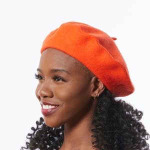 Wool Beret in Orange, Felt beret for winter, Classic beret hat, Retro style Orange beret, Winter Beret, Orange Hat for women