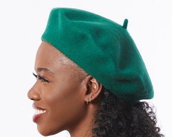 Béret en laine en vert, Béret en feutre pour l’hiver, Chapeau béret classique, Béret de style rétro, Béret d’hiver, Chapeau pour femme