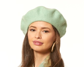 Béret de laine en vert menthe, béret en feutre pour l’hiver, chapeau de béret classique, béret vert de style rétro, béret d’hiver, chapeau vert menthe pour femmes