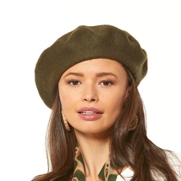 Wool Beret in Army Green, Felt beret for winter, Classic beret hat, Retro style Dark Green beret, Winter Beret, Khaki Green Hat for women