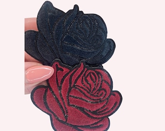 Parche termoadhesivo de rosa bordada: aplique de flor negra o burdeos