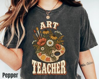 Floral Art Teacher T-shirt, Botanical Art Educator Tee, Artist Teacher Gift Shirt