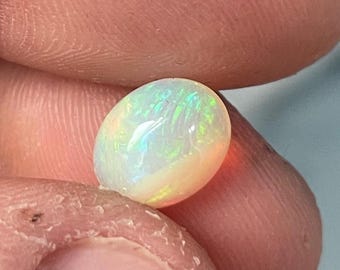 Äthiopischer Opalcabochon