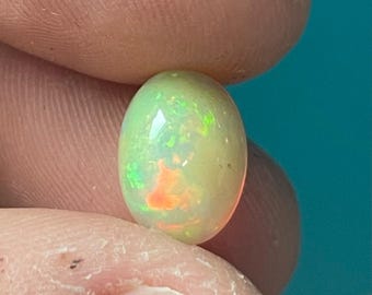 Äthiopischer Opalcabochon