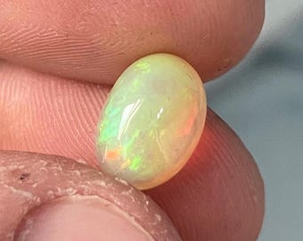 Äthiopischer Opalcabochon