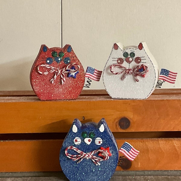 Patriotic Wooden Cats/Tiered Tray Decor