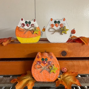 Wooden Halloween Cats/Tiered Tray Decor