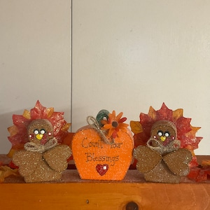 Wooden Thanksgiving Turkeys/tiered tray decor