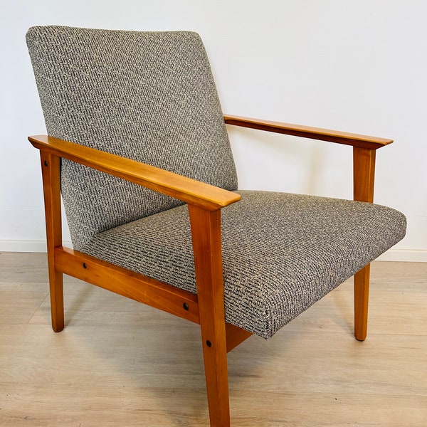 Grauer Vintage Sessel aus der Tschechoslowakei 1970er Jahre