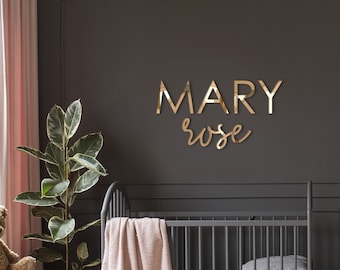 Vorname und Mittelzeichen - Namensschild mit goldenem Spiegel - Personalisiertes Namensschild - Baby-Namensschild - Personalisierte Wanddekoration für Kinderzimmer - Namensschild