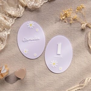 Cartes rondes en acrylique pour les étapes mensuelles – Décoration bébé bohème fleurie – Marqueurs mensuels lavande – Panneau personnalisé avec le nom de bébé – Cadeau de naissance