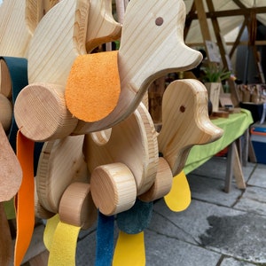 Runner duck, sliding duck figure