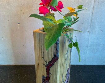 Wooden vase with Lichtenberg figures Oak 8 x 8 x 22 cm with epoxy inlay