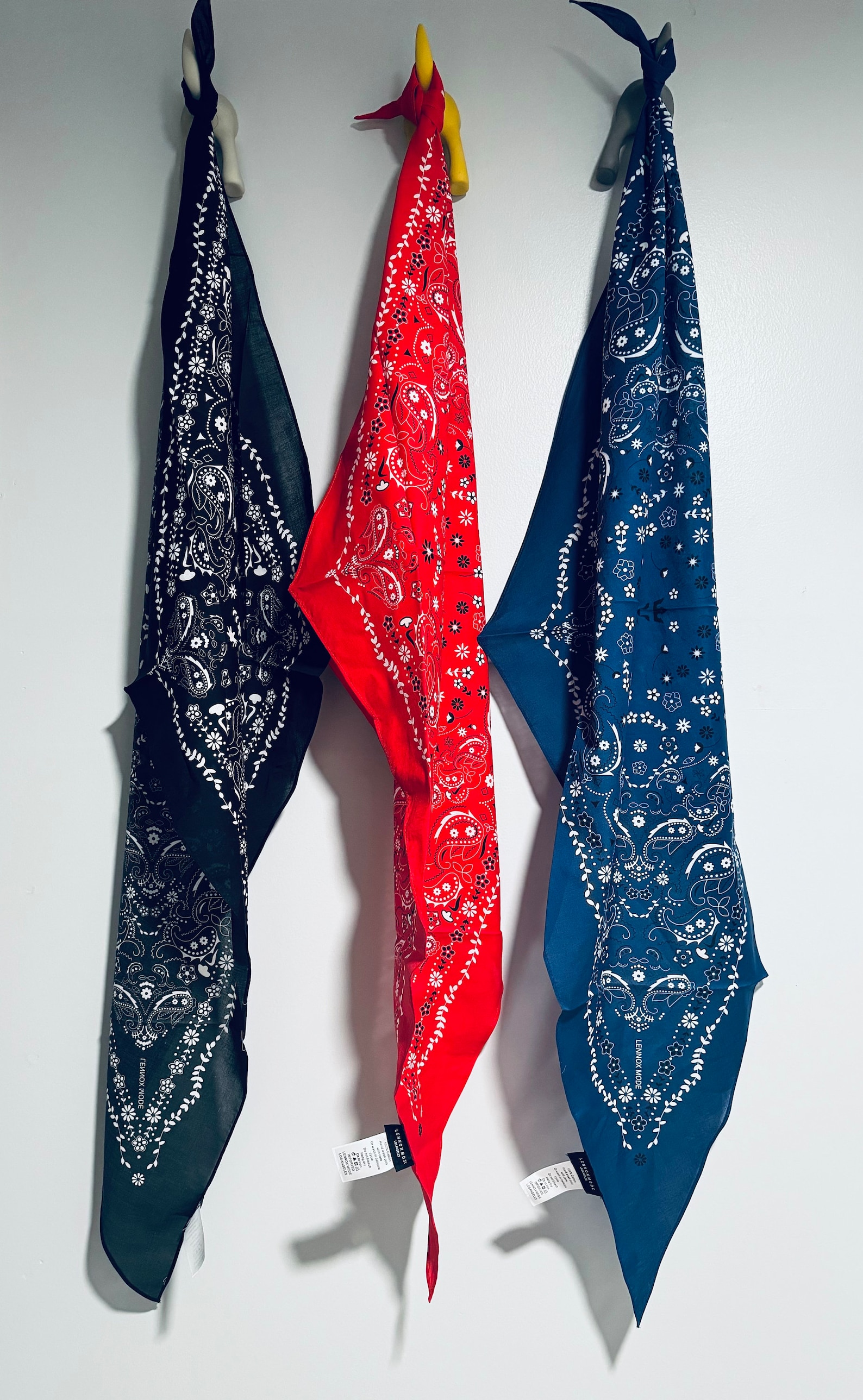 Diamond Shape Classic Paisley Bandana 100% Cotton . Size 127cmx54cm (50 ...