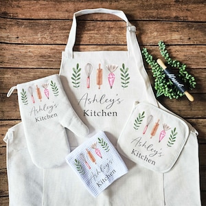 Personalized Apron for women with pocket Custom Oven mitts and Potholder Personalized dish towel Kitchen gift for her wedding gift for her